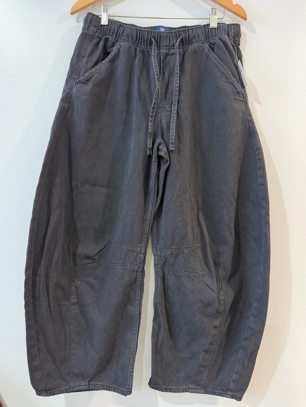 NWT GAP Ultra Soft Denim Barrel Leg Pants Size Small